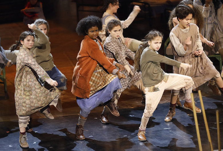Ratings Annie Live