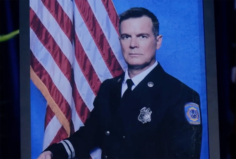 911 Season 8 Episode 16 Peter Krause Returns For Bobby's Funeral