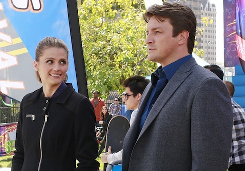 STANA KATIC, NATHAN FILLION