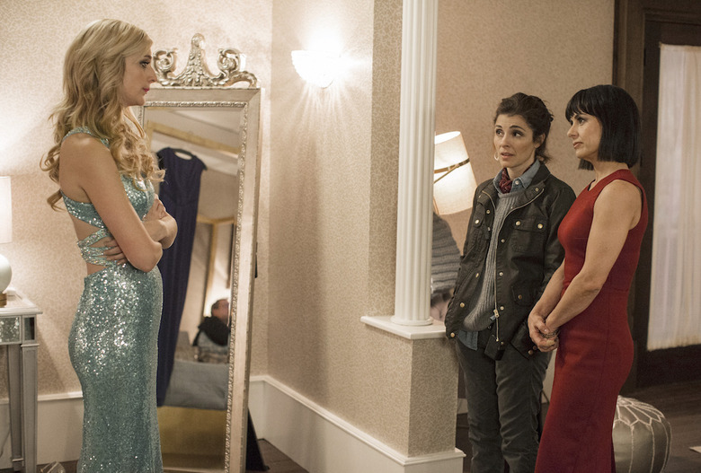 UnREAL Season 3 Premiere Serena Rachel Quinn