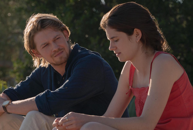 Conversations With Friends Hulu Nick Frances Joe Alwyn