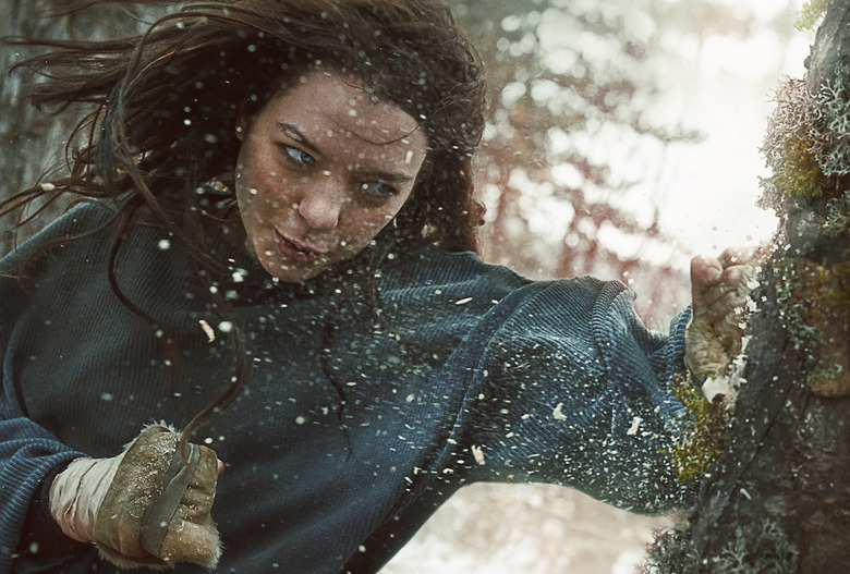 Hanna Review Amazon Esme Creed Miles