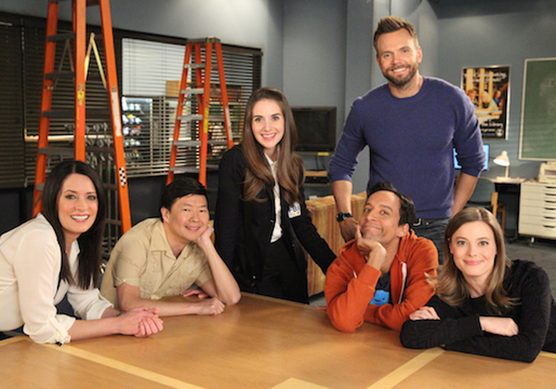 community-season-6-finale-cast-photo