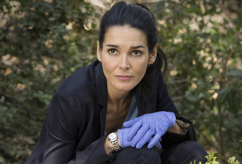 25996_010 Rizzoli & Isles Ep 710 - For Richer or Poorer