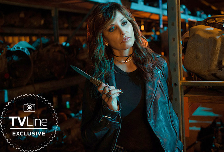 Riverdale Season 3 Gina Gershon Jughead Mom Gladys