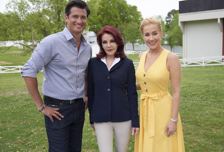 Wedding at Graceland Final Photo Assets